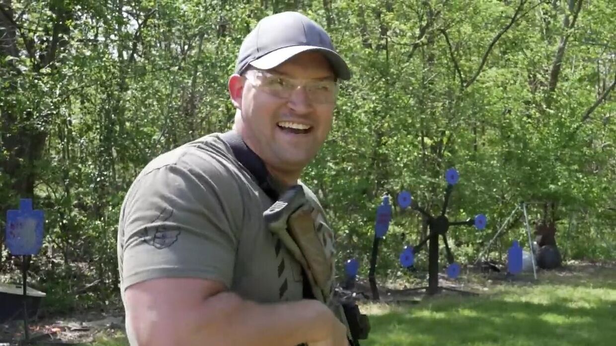 Он взорвался. Американец устроил проверку на прочность АК-47