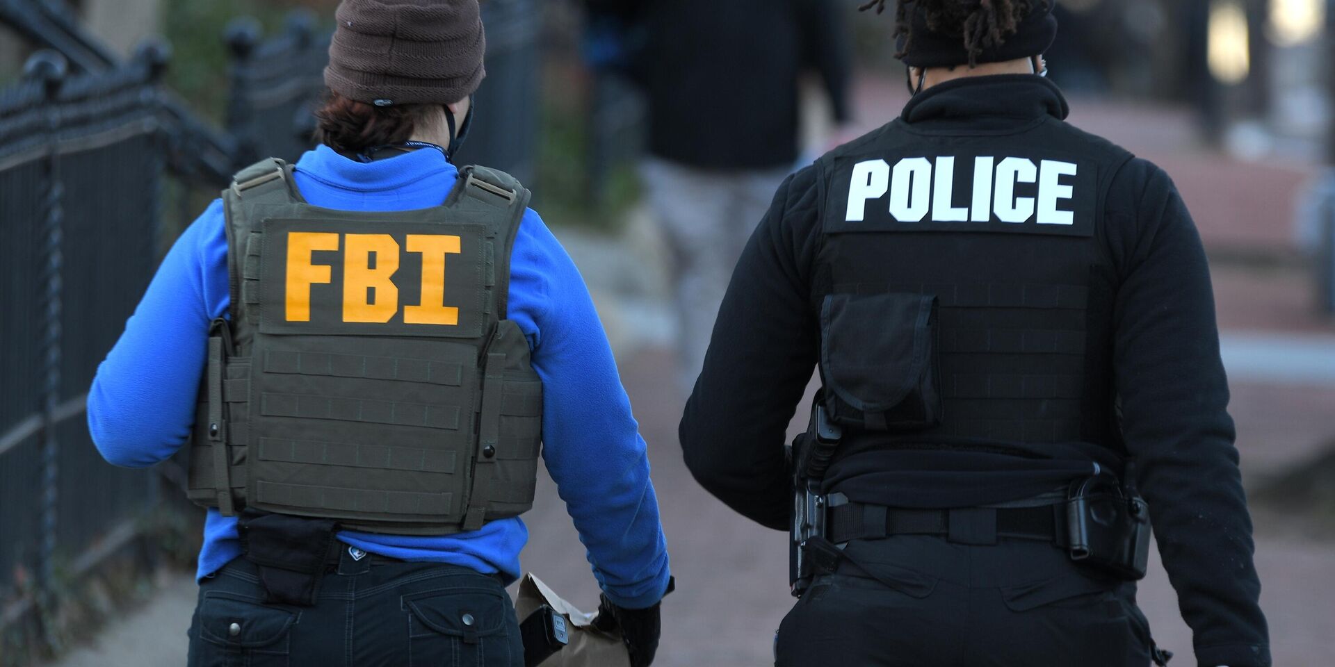 Сотрудники ФБР и полиции у здания Капитолия в Вашингтоне - ИноСМИ, 1920, 07.11.2025