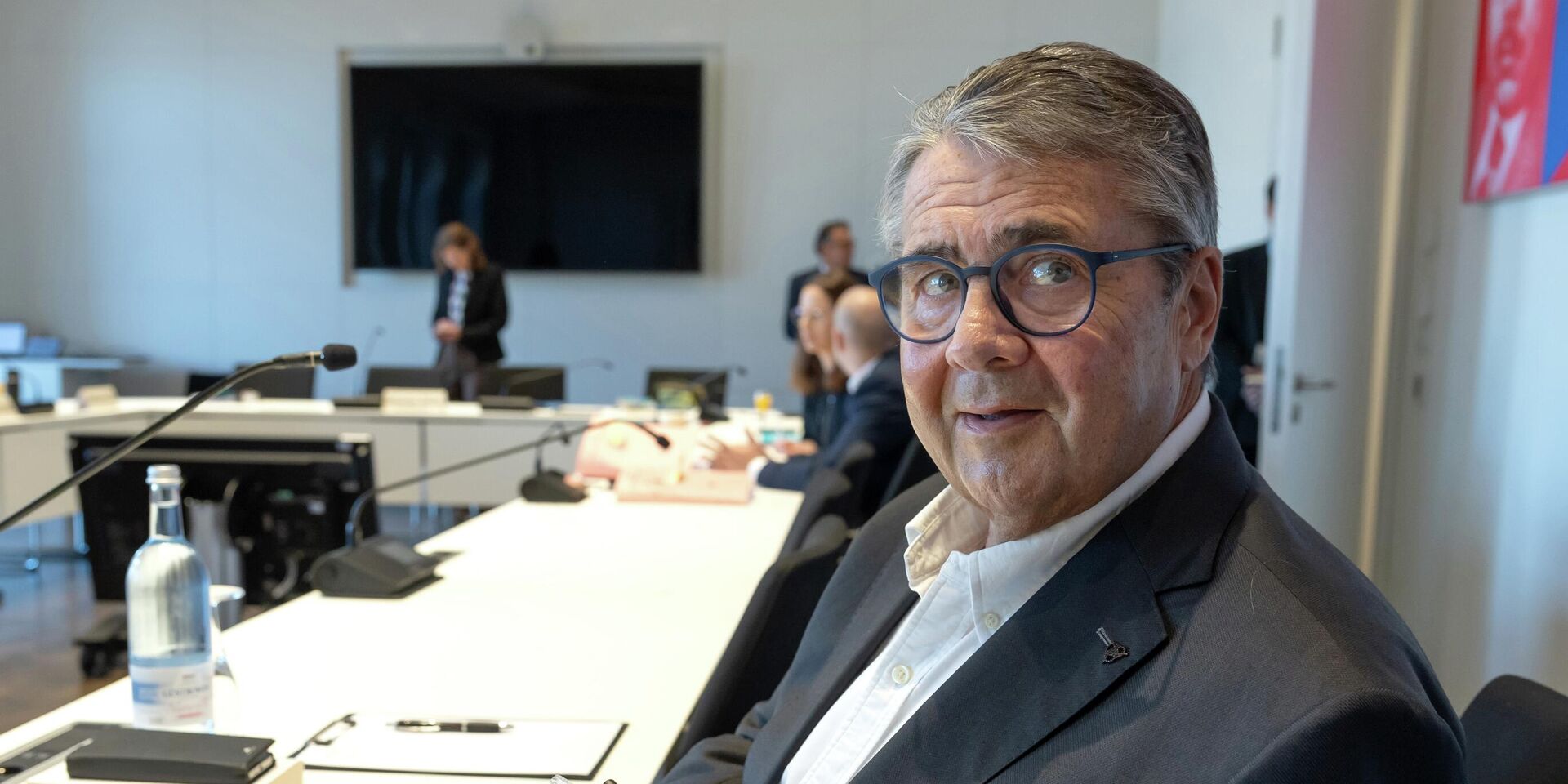 Зигмар Габриэль, бывший глава МИД Германии  при экс-канцлере Ангеле Меркель - ИноСМИ, 1920, 12.11.2025