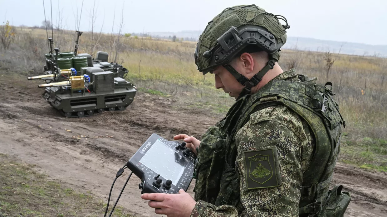 Подготовка операторов робототехнических комплексов Курьер войск РХБЗ группировки Центр на Красноармейском направлении в зоне СВО Подготовка операторов робототехнических комплексов Курьер войск РХБЗ группировки Центр на Красноармейском направлении в зоне СВО