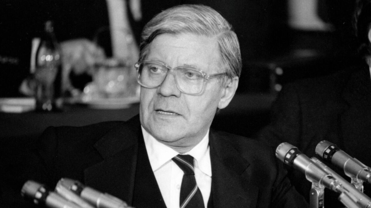 Федеральный канцлер ФРГ Гельмут Шмидт