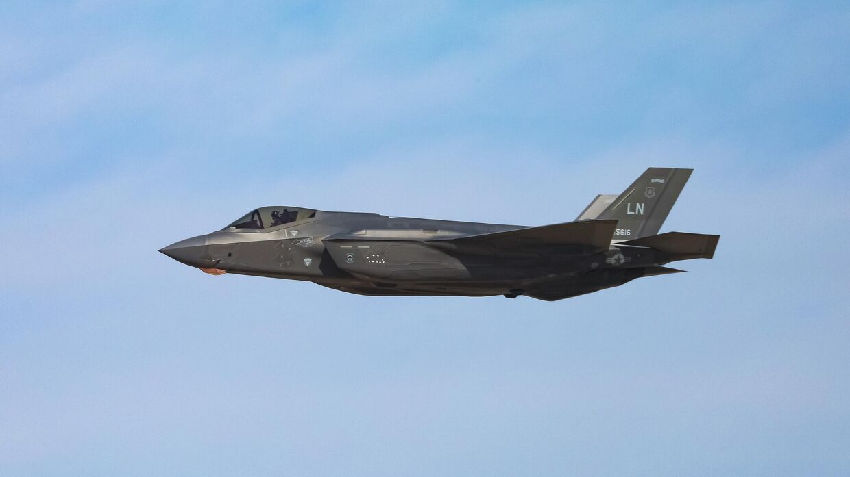 Истребитель-бомбардировщик F-35