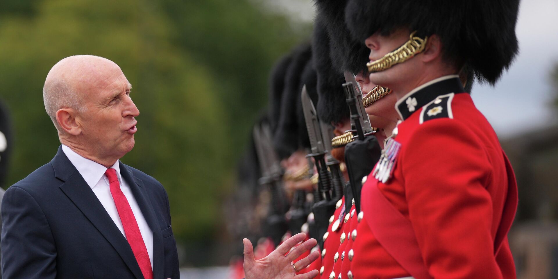 Министр обороны Великобритании Джон Хили выступает перед солдатами почетного караула в Лондоне - ИноСМИ, 1920, 20.11.2025