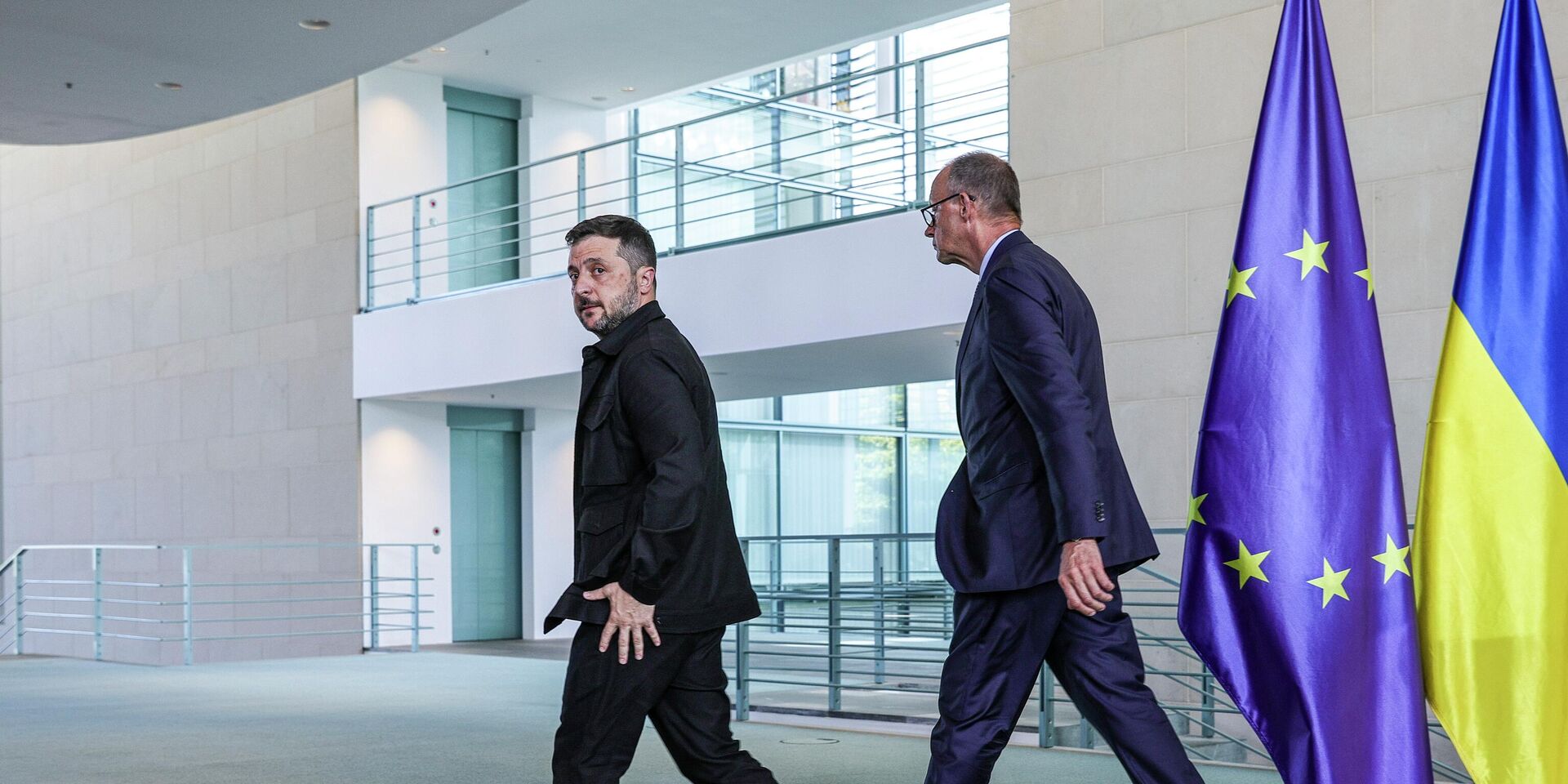 Владимир Зеленский и канцлер Германии Фридрих Мерц в Берлине - ИноСМИ, 1920, 21.11.2025