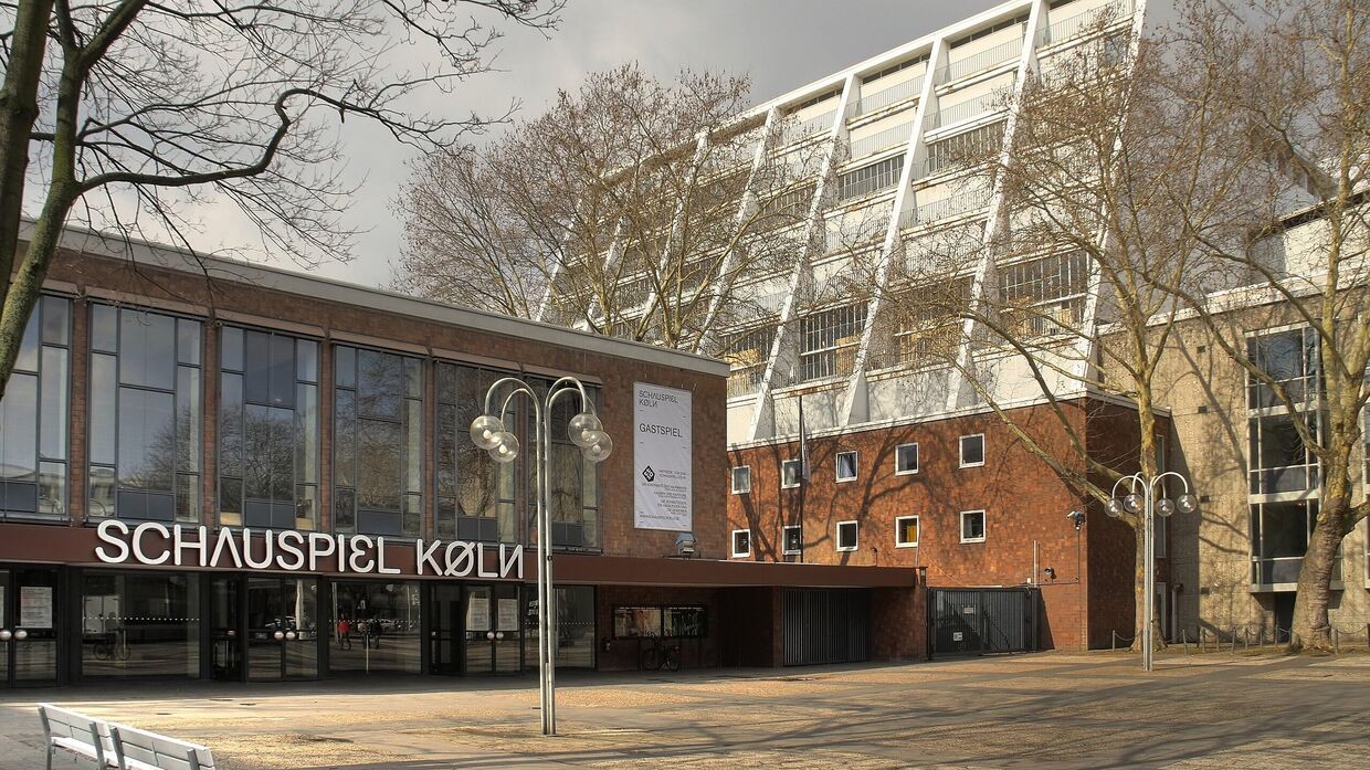 Здание театра Schauspiel Köln в Кельне Здание театра Schauspiel Köln в Кельне