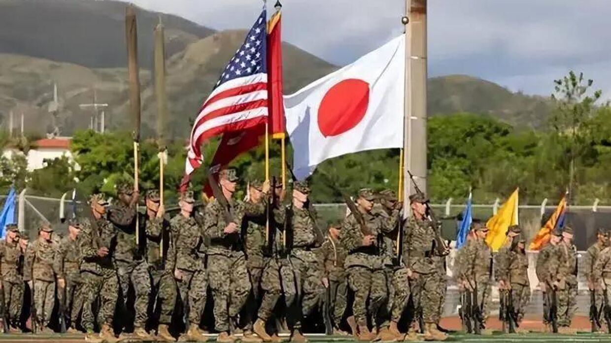Солдаты США и Японии 