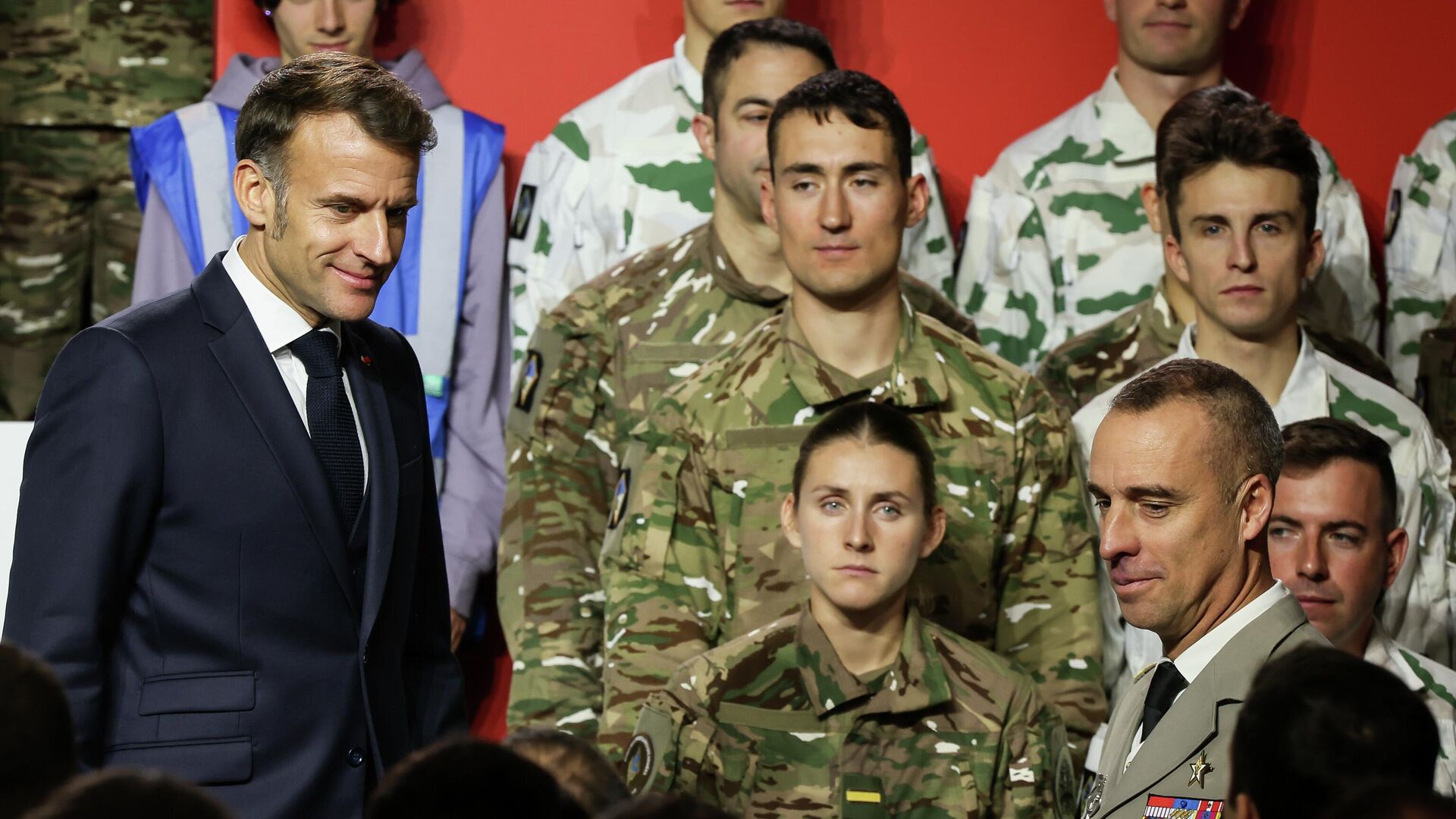 Президент Франции Эммануэль Макрон на военной базе в Варсе, Франция - ИноСМИ, 1920, 28.11.2025