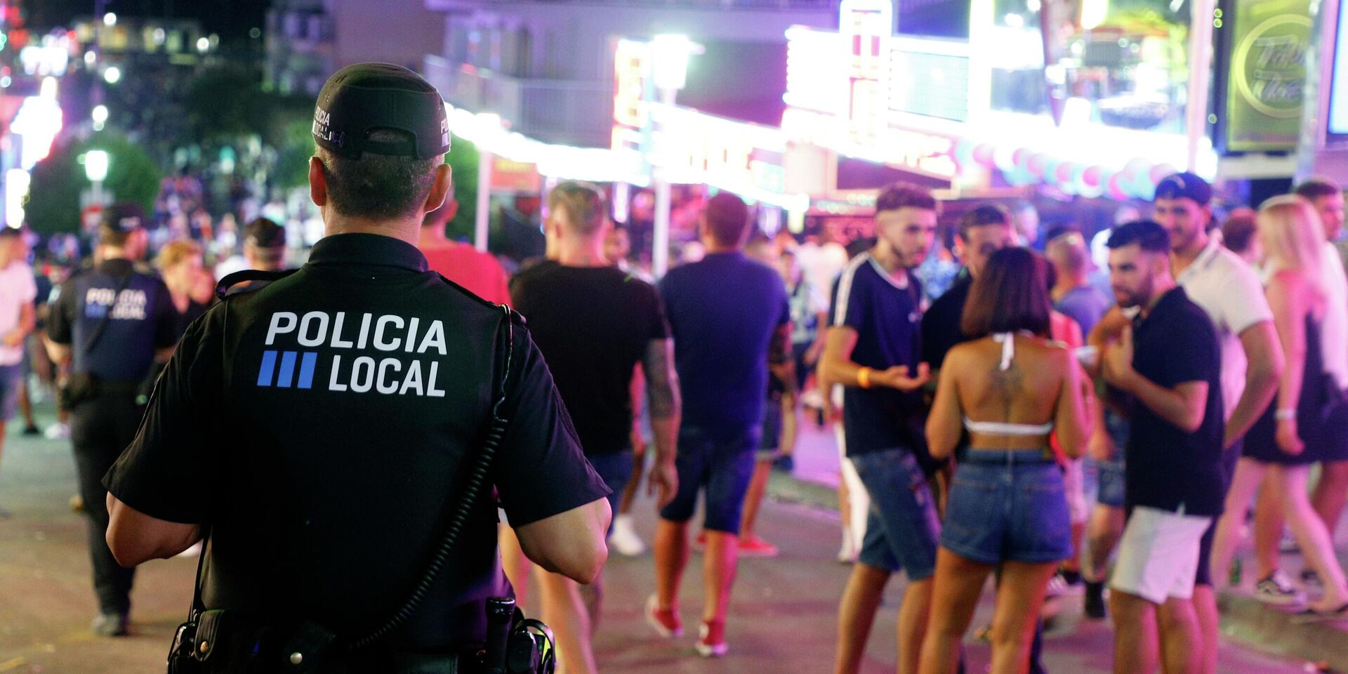 Полиция в Магалуфе, Испания - ИноСМИ, 1920, 28.11.2025