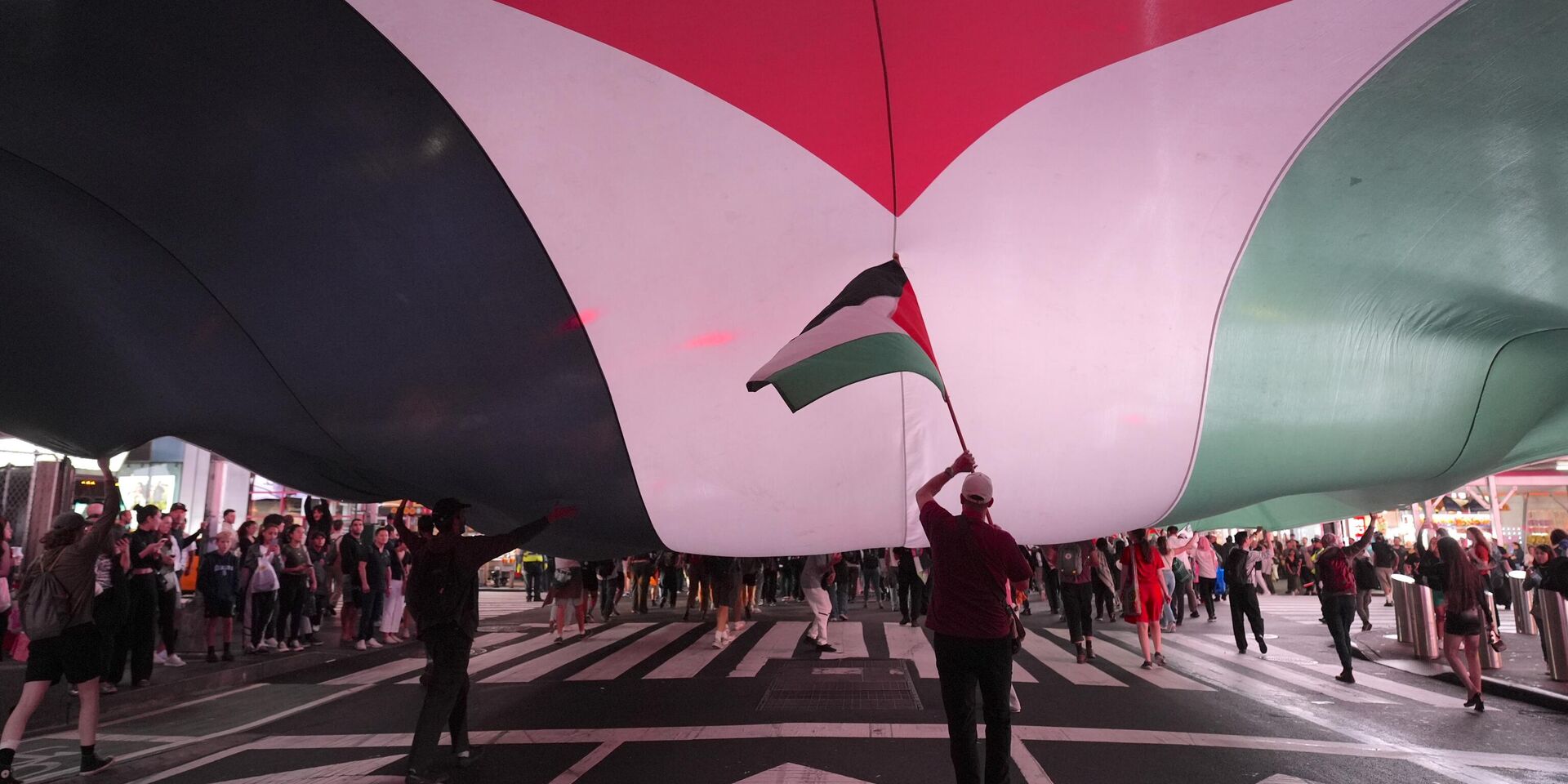 Про-палестинская демонстрация в Нью-Йорке, США - ИноСМИ, 1920, 28.11.2025