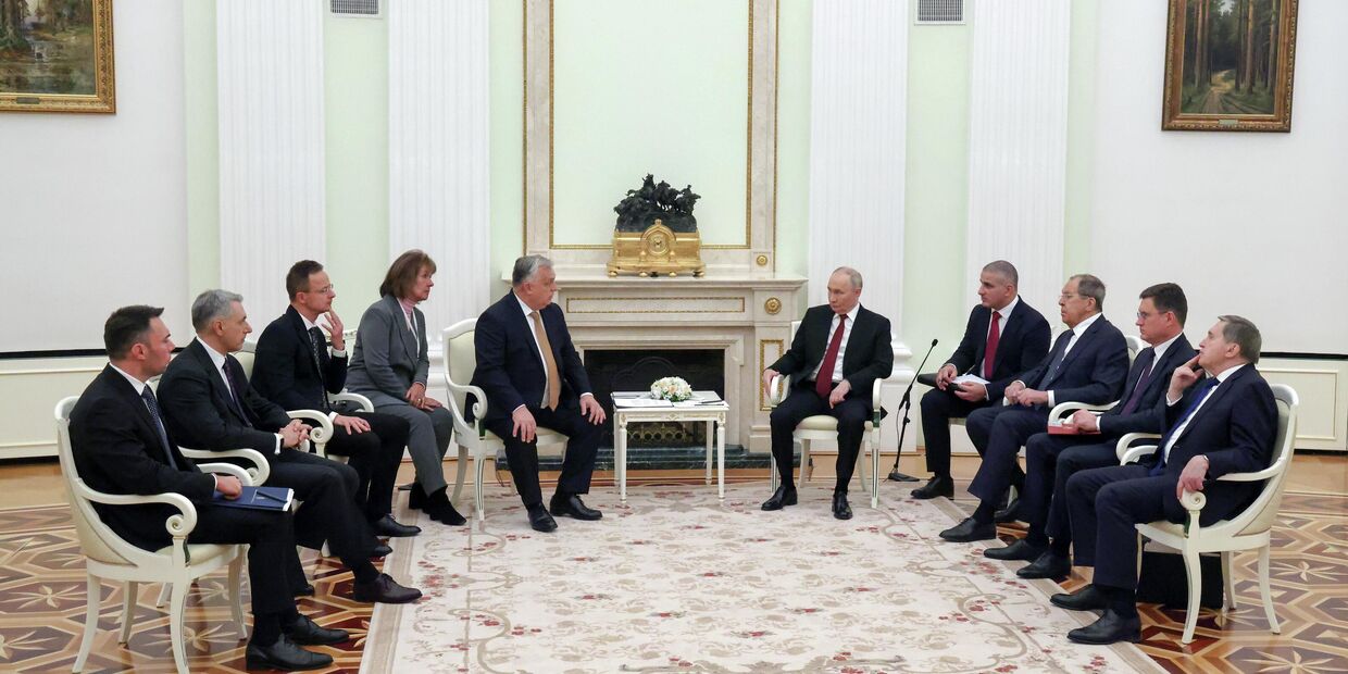 Трудности перевода. Переводчица Орбана меняла слова Путина