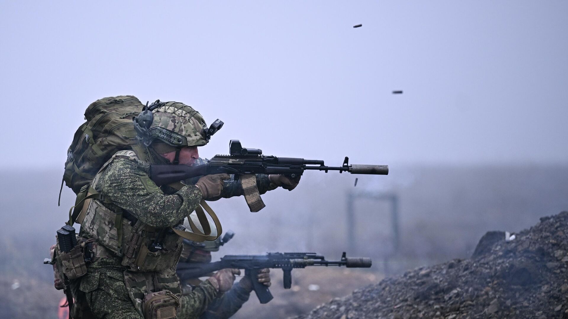 Отработка боевого слаживания военнослужащими 114-й отдельной гвардейской мотострелковой бригады группировки Центр - ИноСМИ, 1920, 08.12.2025