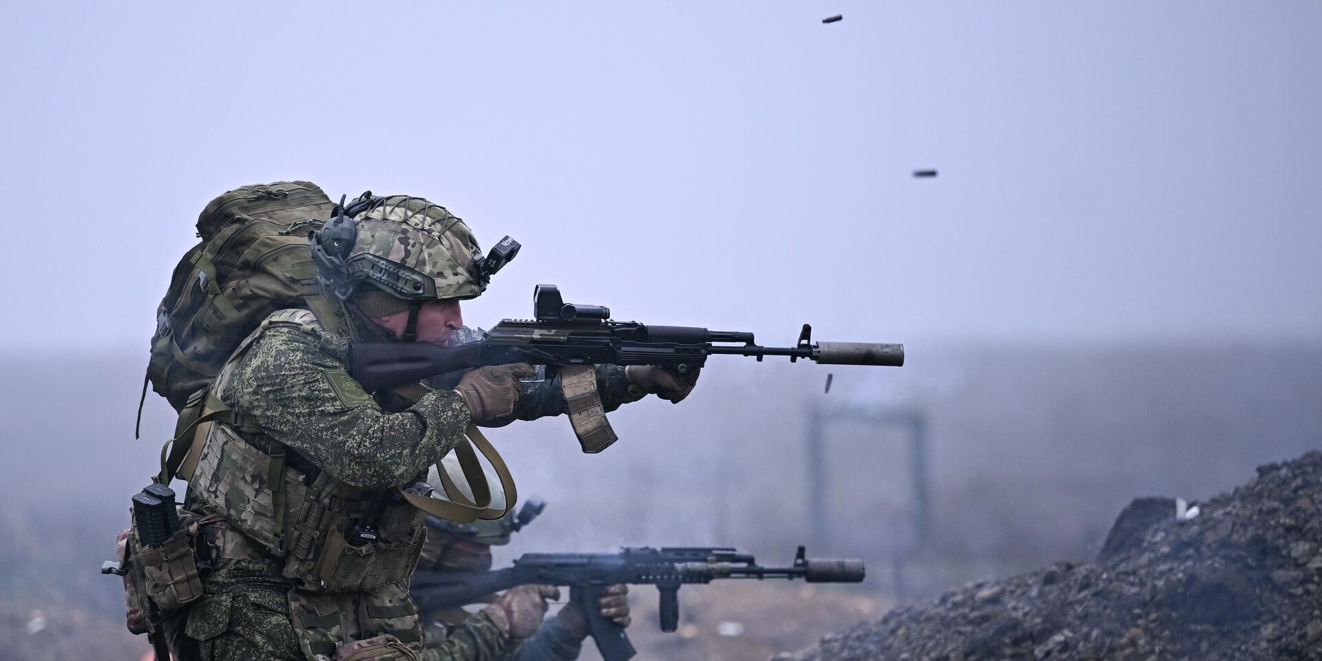 Отработка боевого слаживания военнослужащими 114-й отдельной гвардейской мотострелковой бригады группировки Центр - ИноСМИ, 1920, 08.12.2025