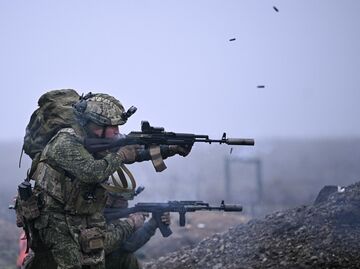 Отработка боевого слаживания военнослужащими 114-й отдельной гвардейской мотострелковой бригады группировки Центр