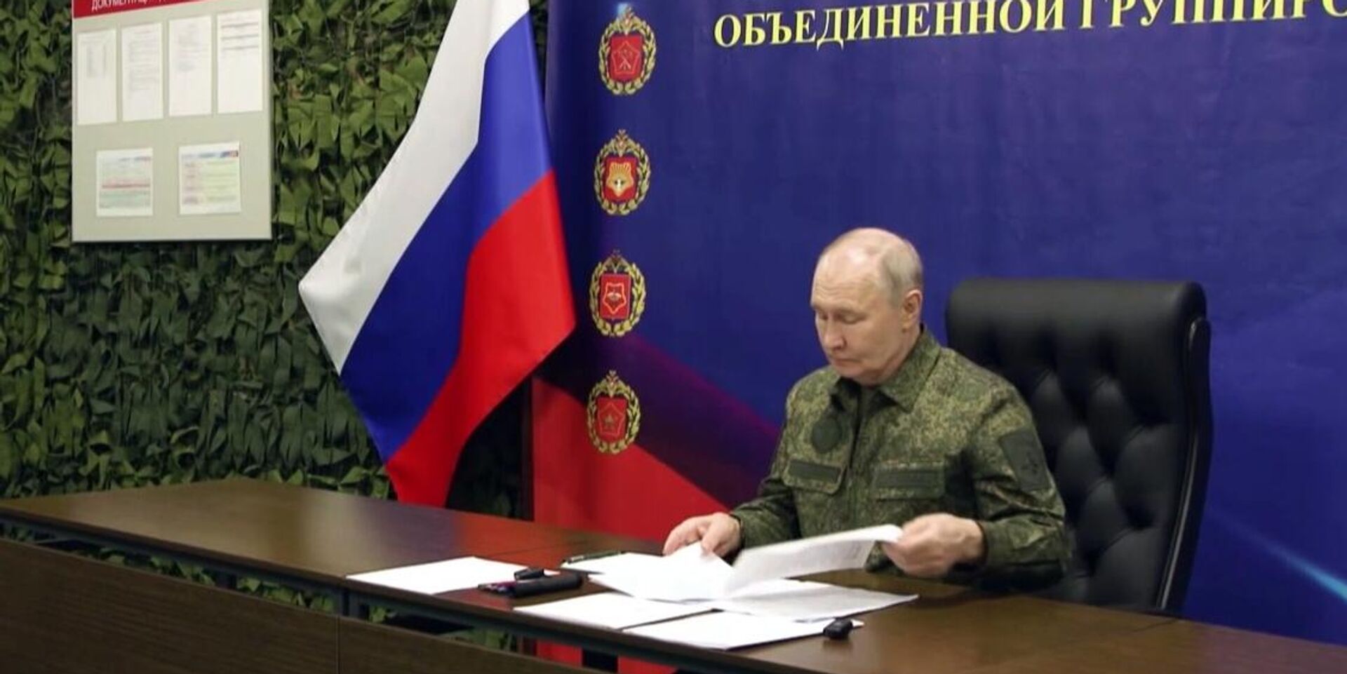 Президент Владимир Путин посетил один из пунктов управления Объединённой группировки войск - ИноСМИ, 1920, 01.12.2025