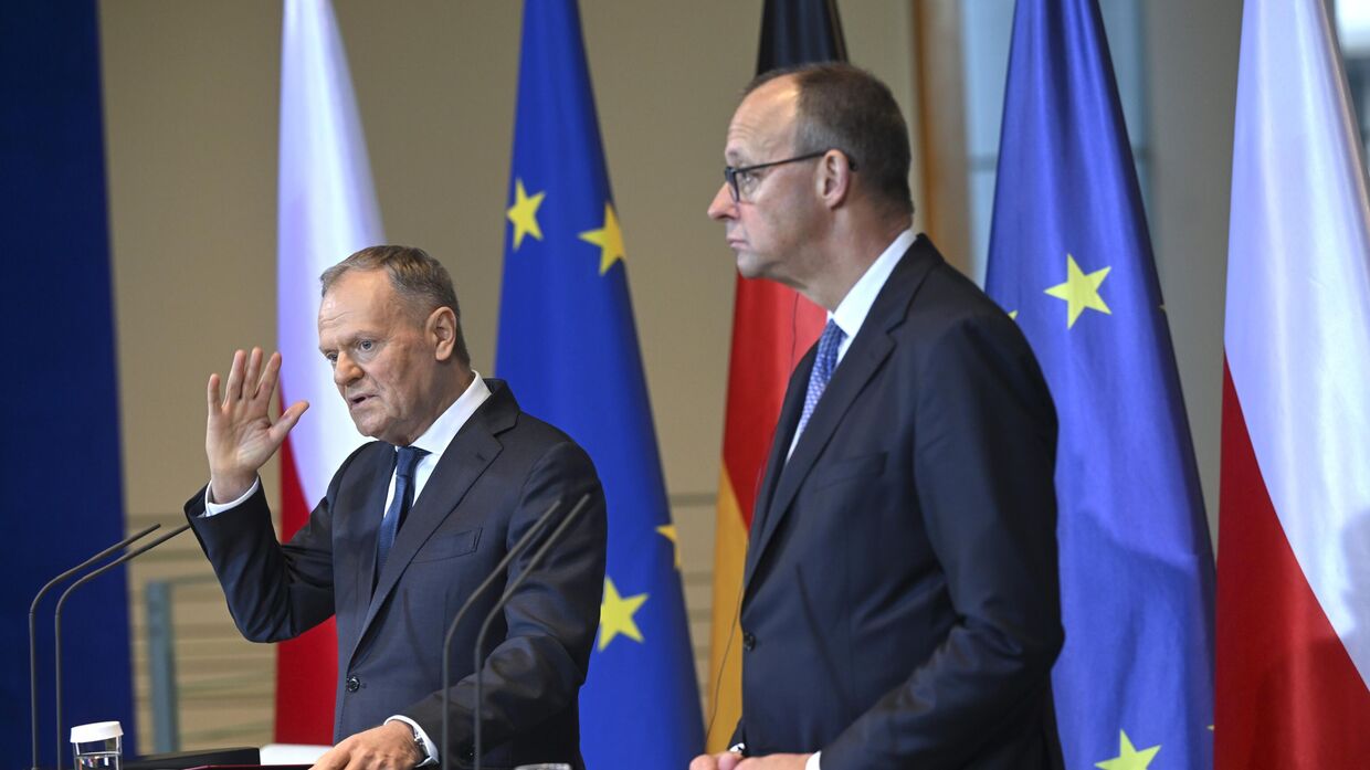 Премьер-министр Польши Дональд Туск и канцлер Германии Фридрих Мерц в Берлине
