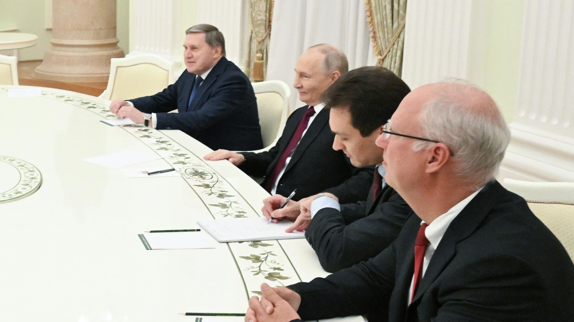 Президент Владимир Путин встретился со спецпосланником Стивеном Уиткоффом - ИноСМИ, 1920, 05.12.2025