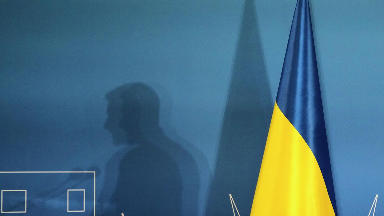 Тень Владимира Зеленского во время выступления в Риме