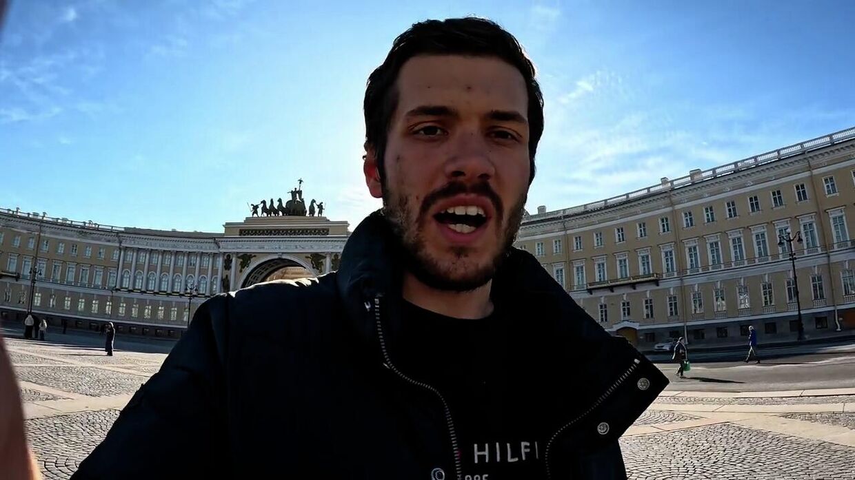 Все тут сюрреалистично. Австралиец не поверил в существование Петербурга