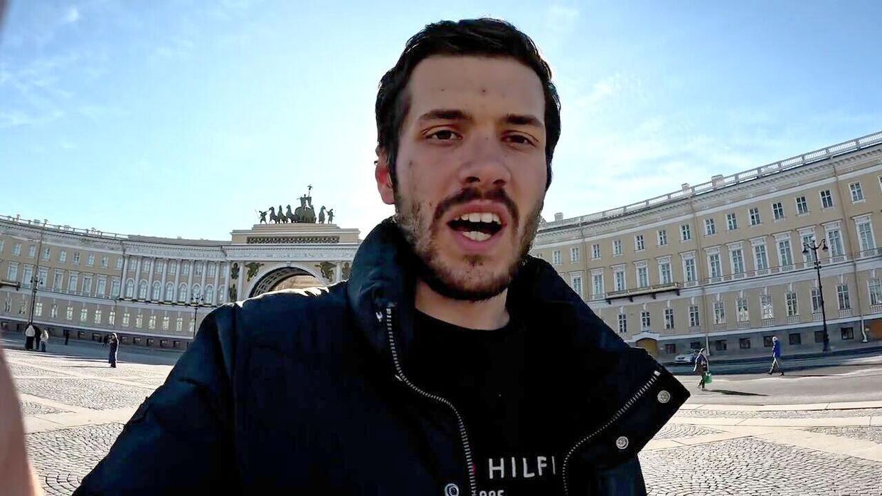 Все тут сюрреалистично. Австралиец не поверил в существование Петербурга