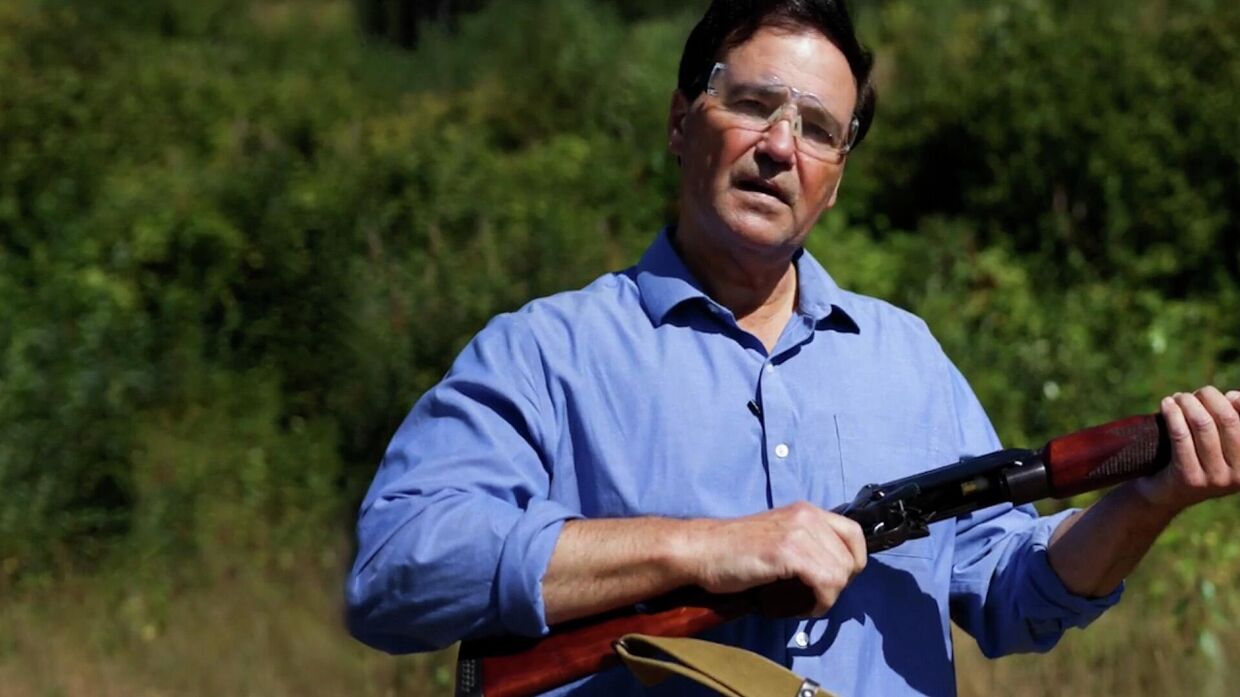 Это не ствол. Это магазин. Американец удивлен безумным российским оружием