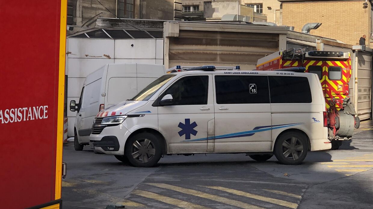 Карета скорой помощи в Париже. Архивная фотография