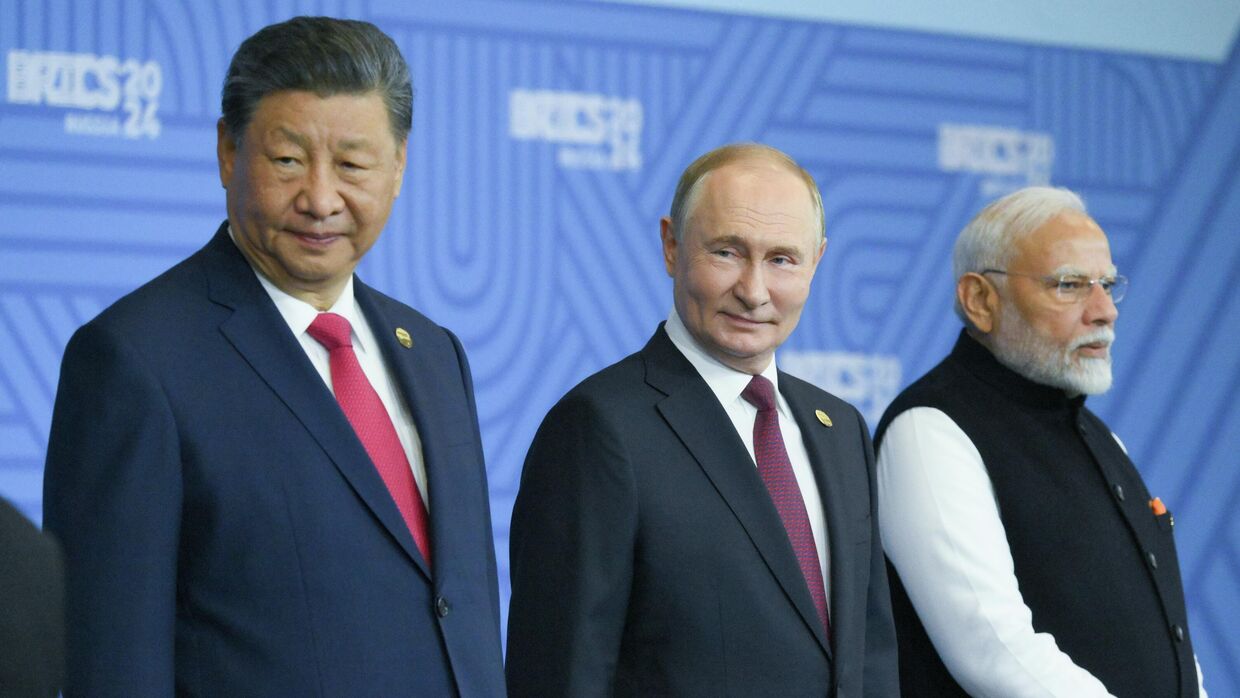 XVI саммит БРИКС. Совместное фотографирование глав делегаций стран БРИКС