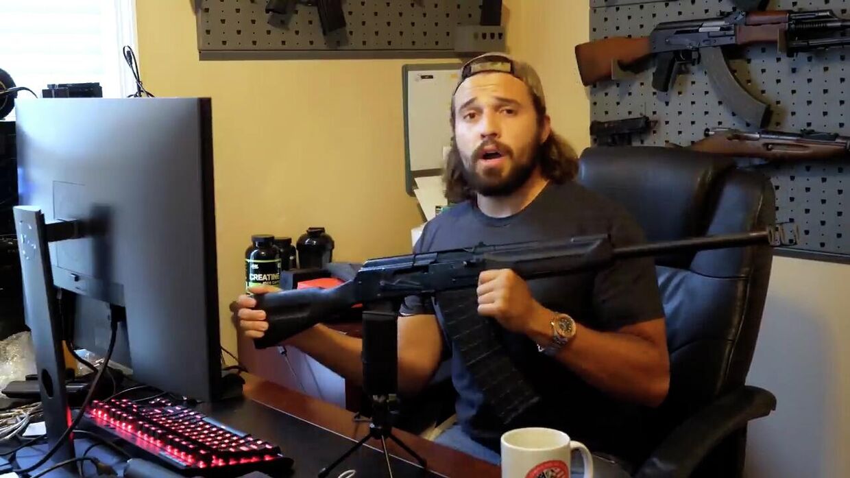 Петух вместо прицела. Американец в шоке от странных российских винтовок