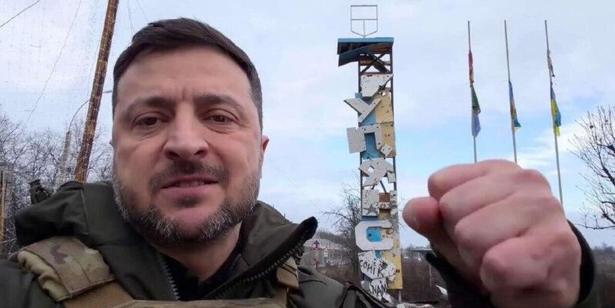 Фото Зеленского у стеллы Купянск