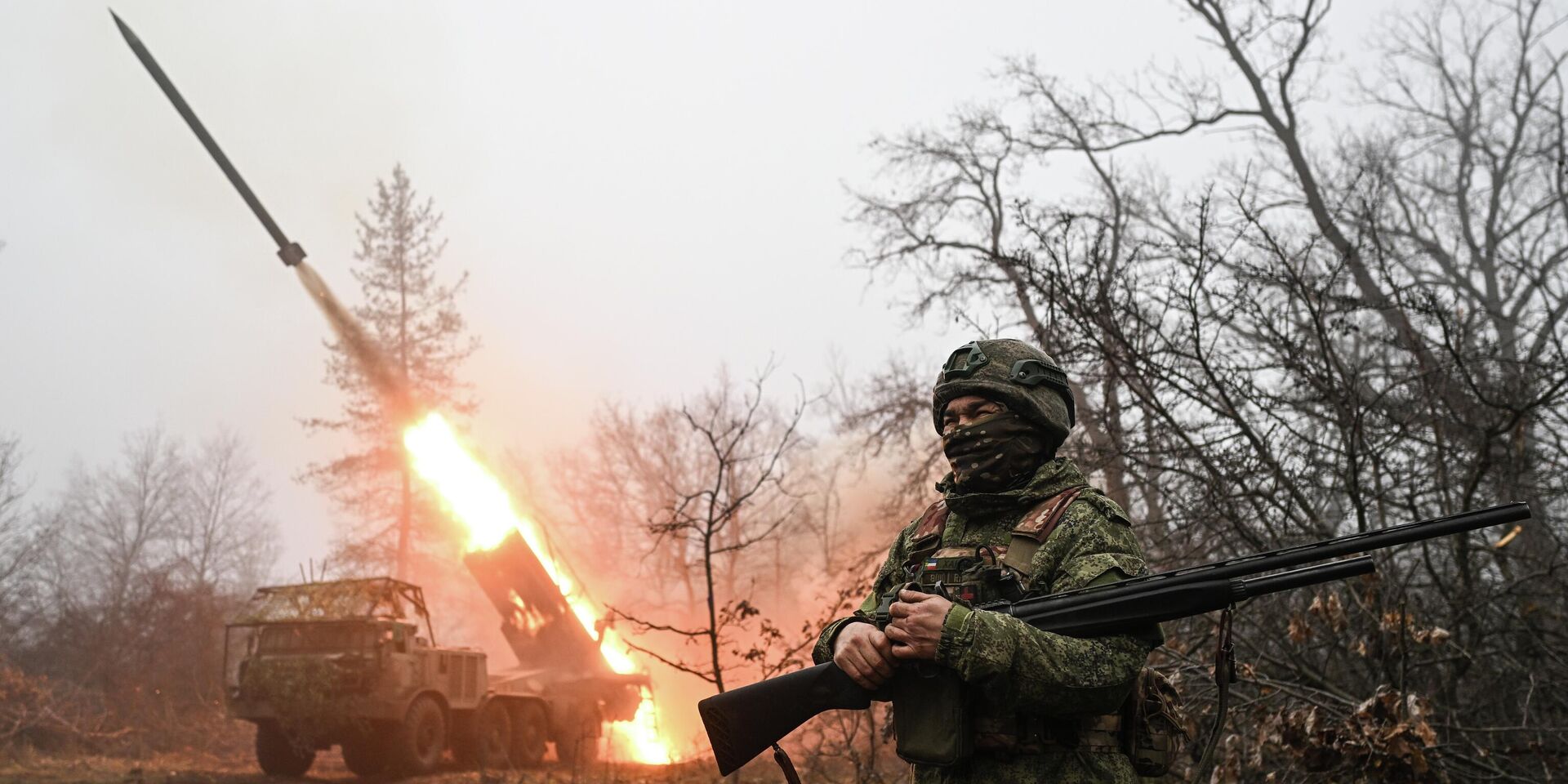 Боевая работа расчета РСЗО Ураган группировки войск Запад - ИноСМИ, 1920, 16.12.2025
