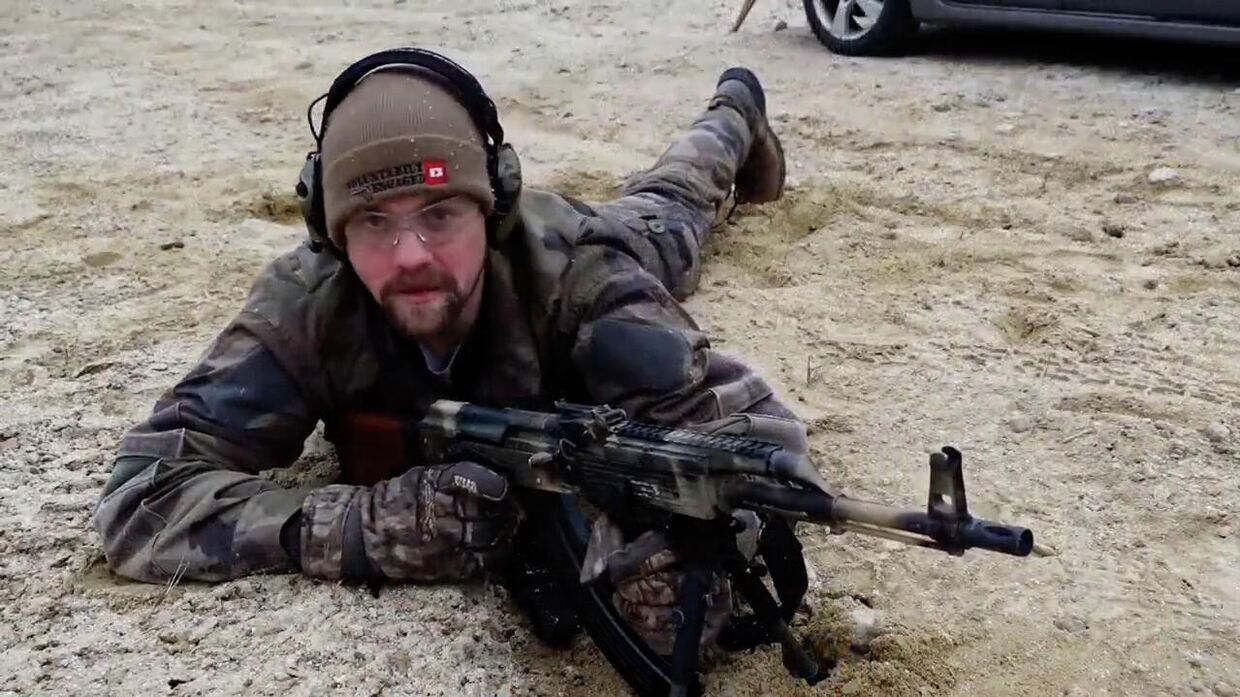 Слишком быстро. Американский солдат удивлен улучшенным АК