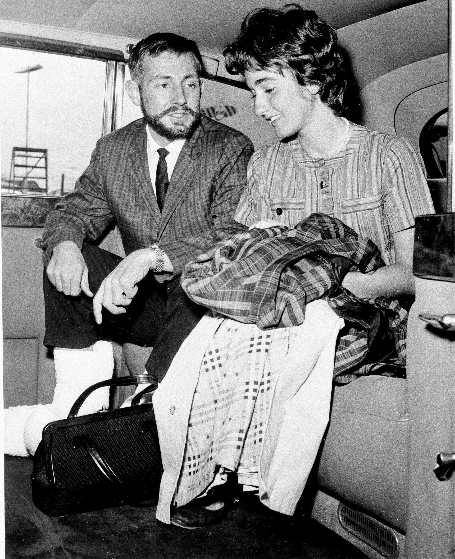 Барри Бишоп из американской команды, покорившей Эверест со своей женой Лилой, 23 июня 1963 года - ИноСМИ, 1920, 19.12.2025