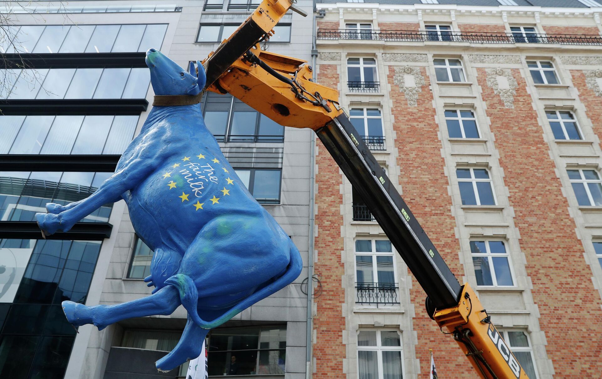 Демонстрация фермеров-молочников в ЕС - ИноСМИ, 1920, 20.03.2026