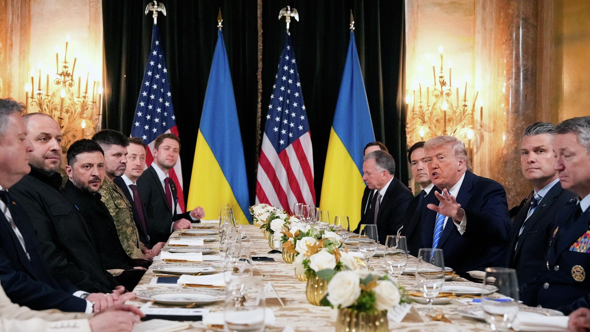 Встреча Владимира Зеленского и президента США Дональда Трампа в Мар-а-Лаго - ИноСМИ, 1920, 29.12.2025