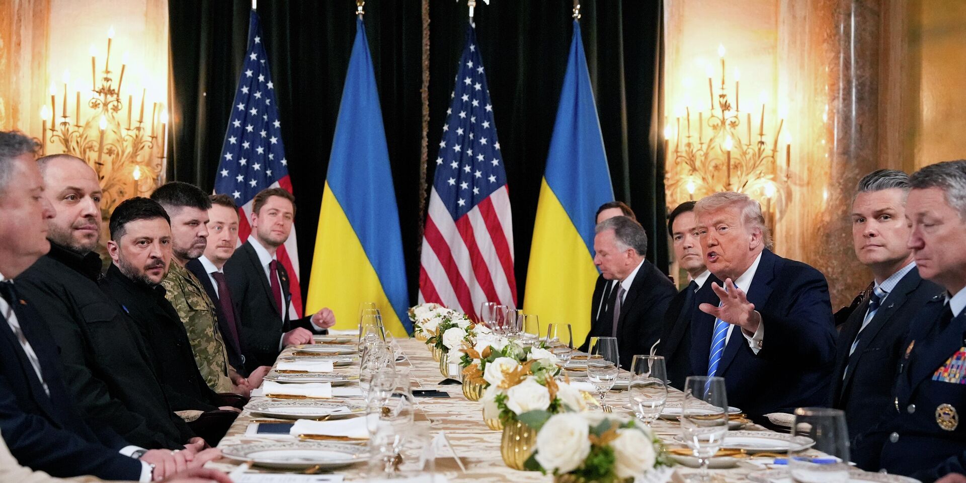 Встреча Владимира Зеленского и президента США Дональда Трампа в Мар-а-Лаго - ИноСМИ, 1920, 29.12.2025