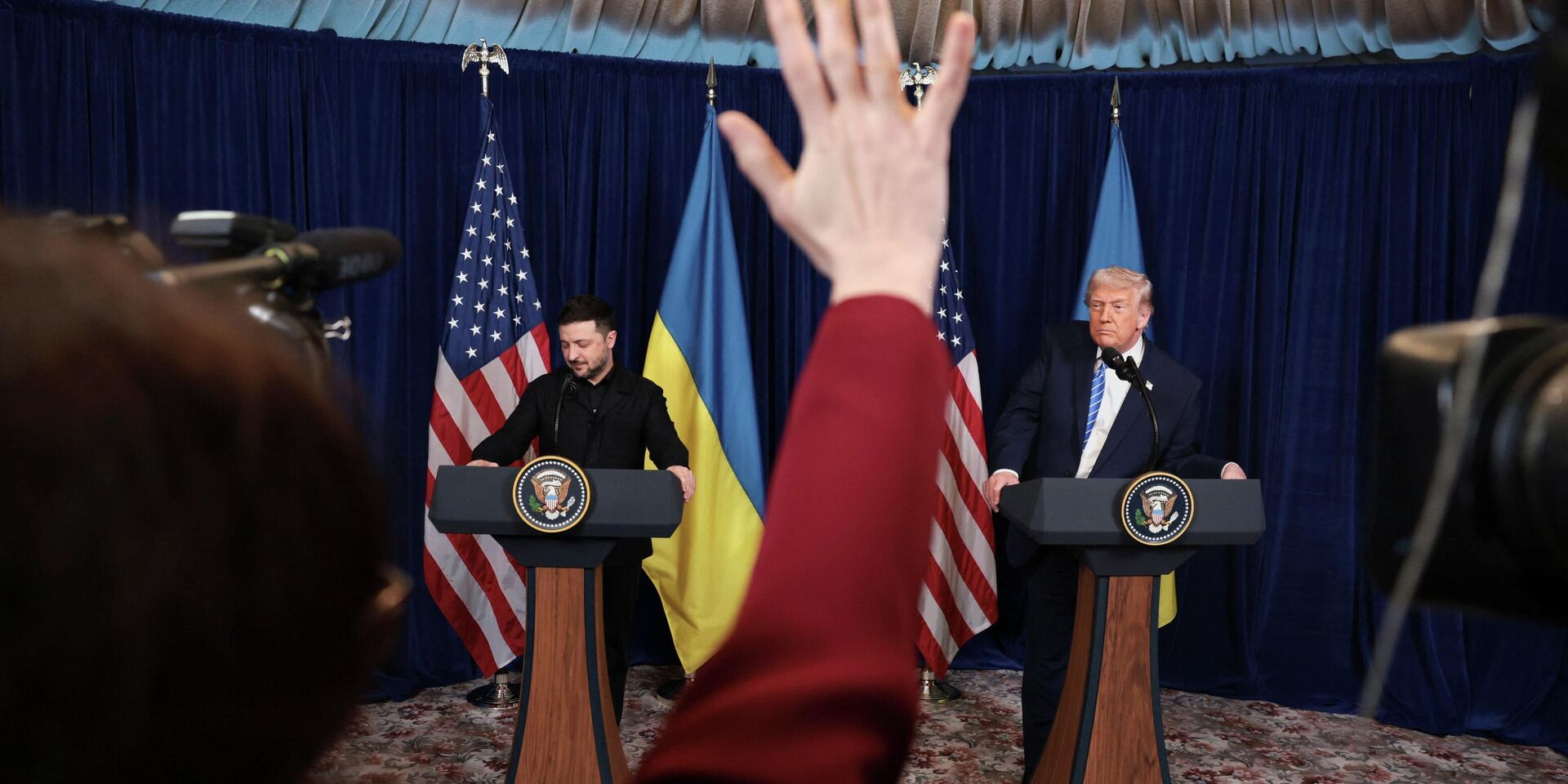 Встреча Владимира Зеленского и президента США Дональда Трампа в Мар-а-Лаго - ИноСМИ, 1920, 29.12.2025