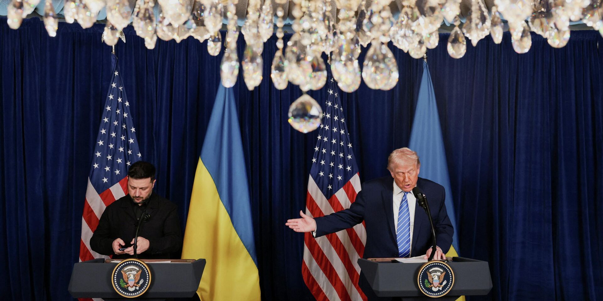 Встреча Владимира Зеленского и президента США Дональда Трампа в Мар-а-Лаго - ИноСМИ, 1920, 29.12.2025