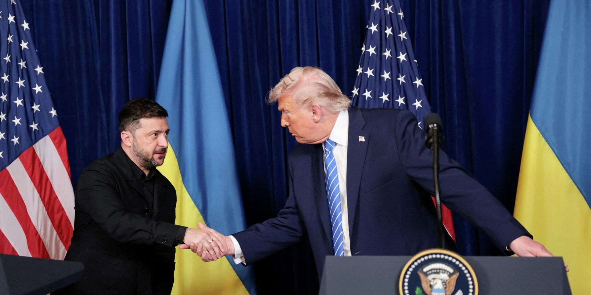 Встреча Владимира Зеленского и президента США Дональда Трампа в Мар-а-Лаго - ИноСМИ, 1920, 30.12.2025