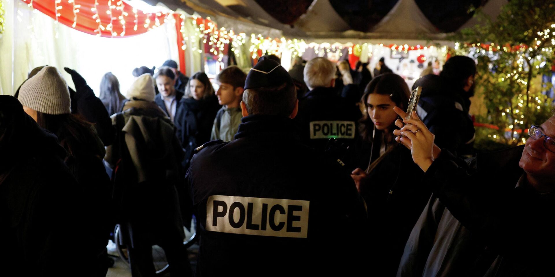 Полиция в Париже. 4 декабря 2025 - ИноСМИ, 1920, 30.12.2025