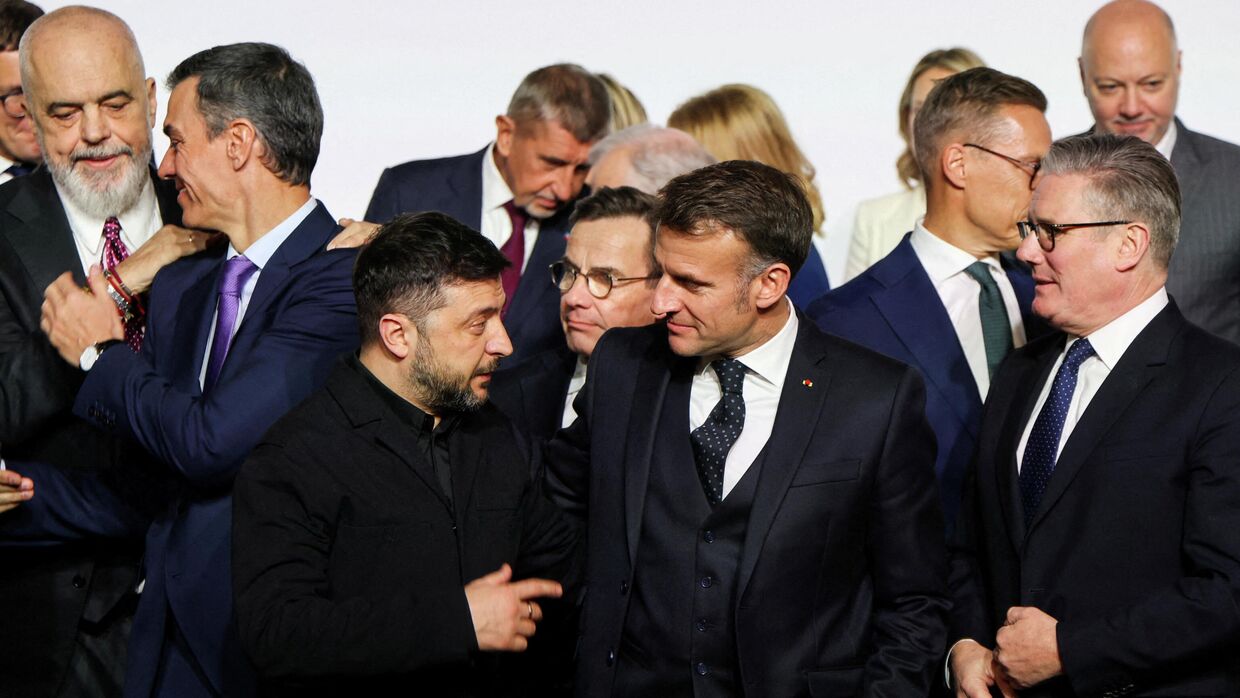 Зеленский, Макрон и Стармер на саммите коалиции желающих в Париже