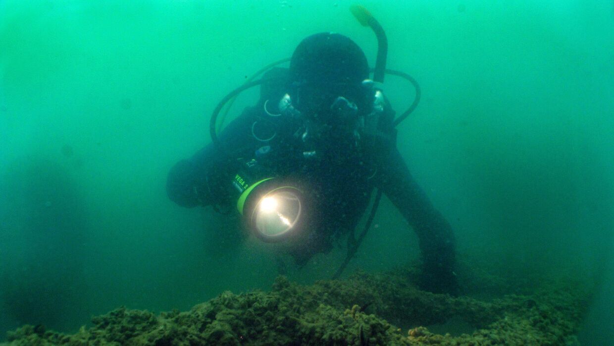 Акция по установке памятных табличек на затонувшей в годы войны технике в Азовском море