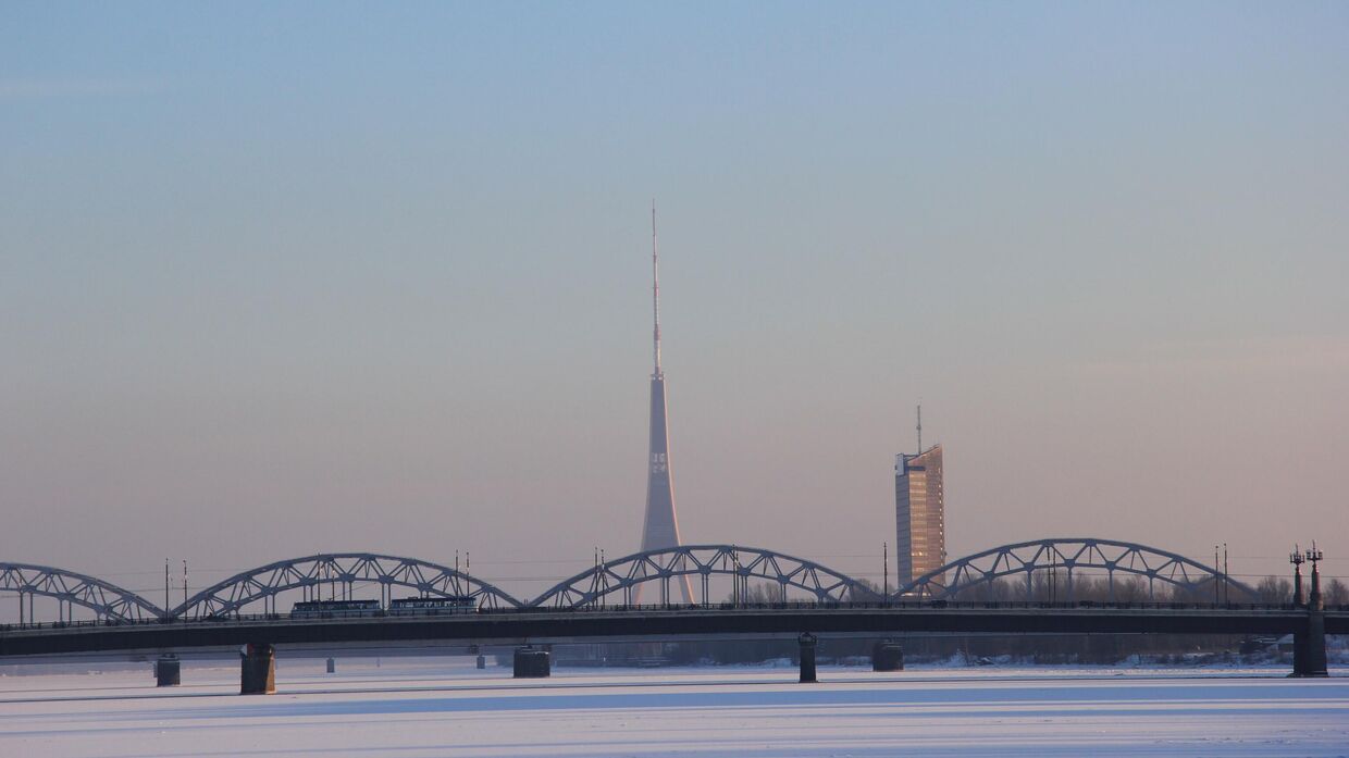 Вид на телевизионную башню в Риге