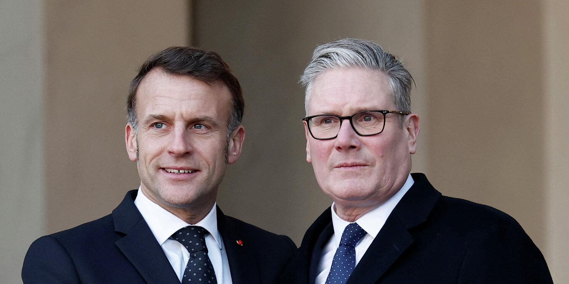Президент Франции Эммануэль Макрон и премьер-министр Великобритании Кир Стармер в Париже, Франция - ИноСМИ, 1920, 13.01.2026