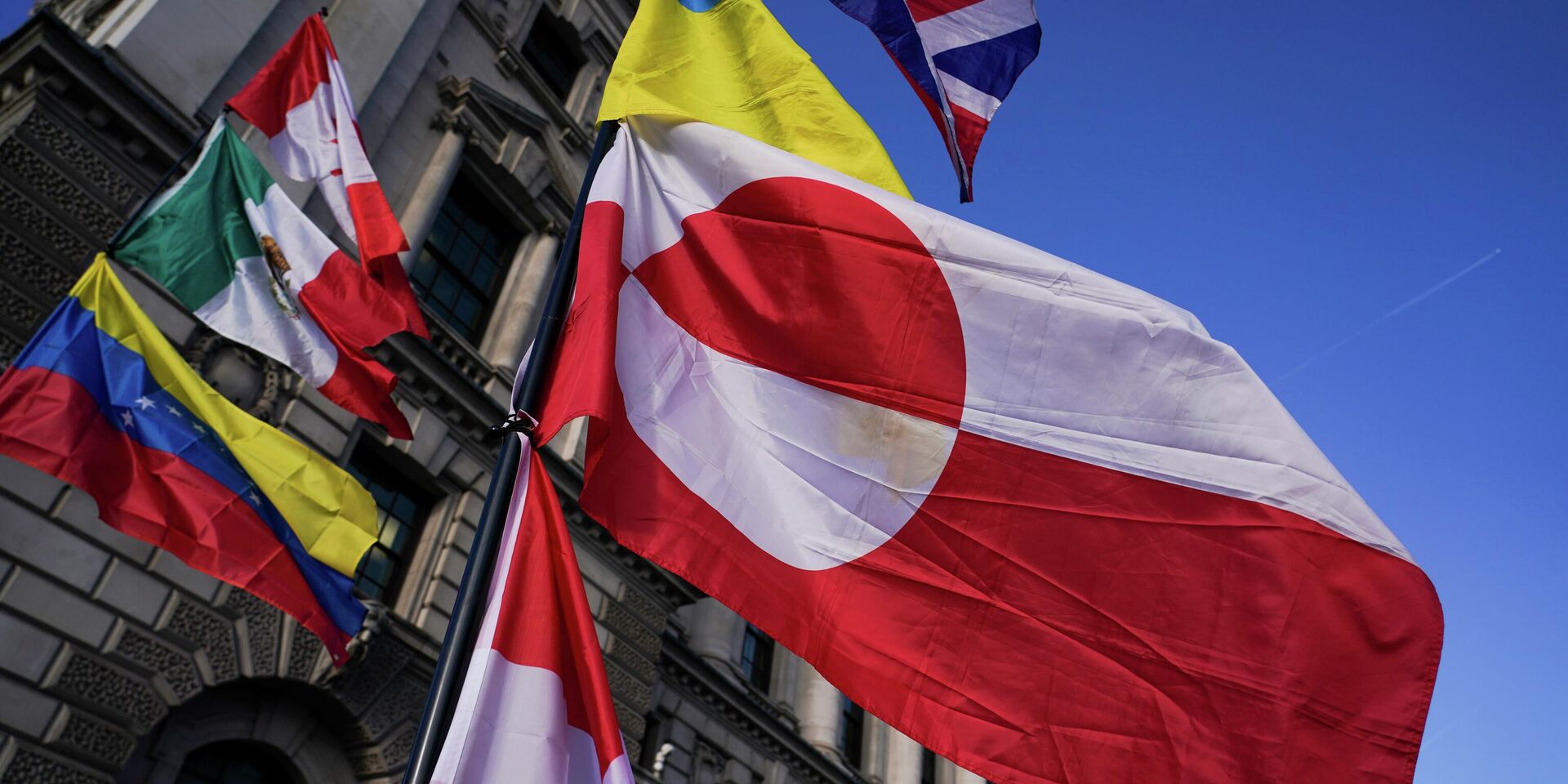 Флаг Гренландии в Лондоне - ИноСМИ, 1920, 19.01.2026