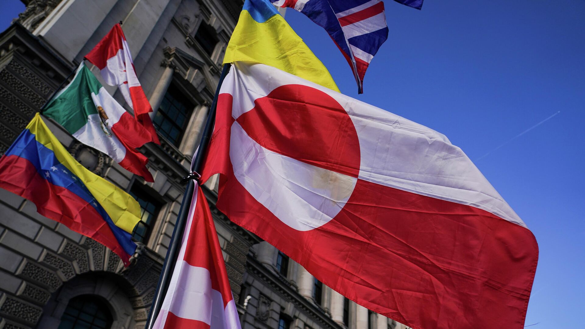 Флаг Гренландии в Лондоне - ИноСМИ, 1920, 18.01.2026