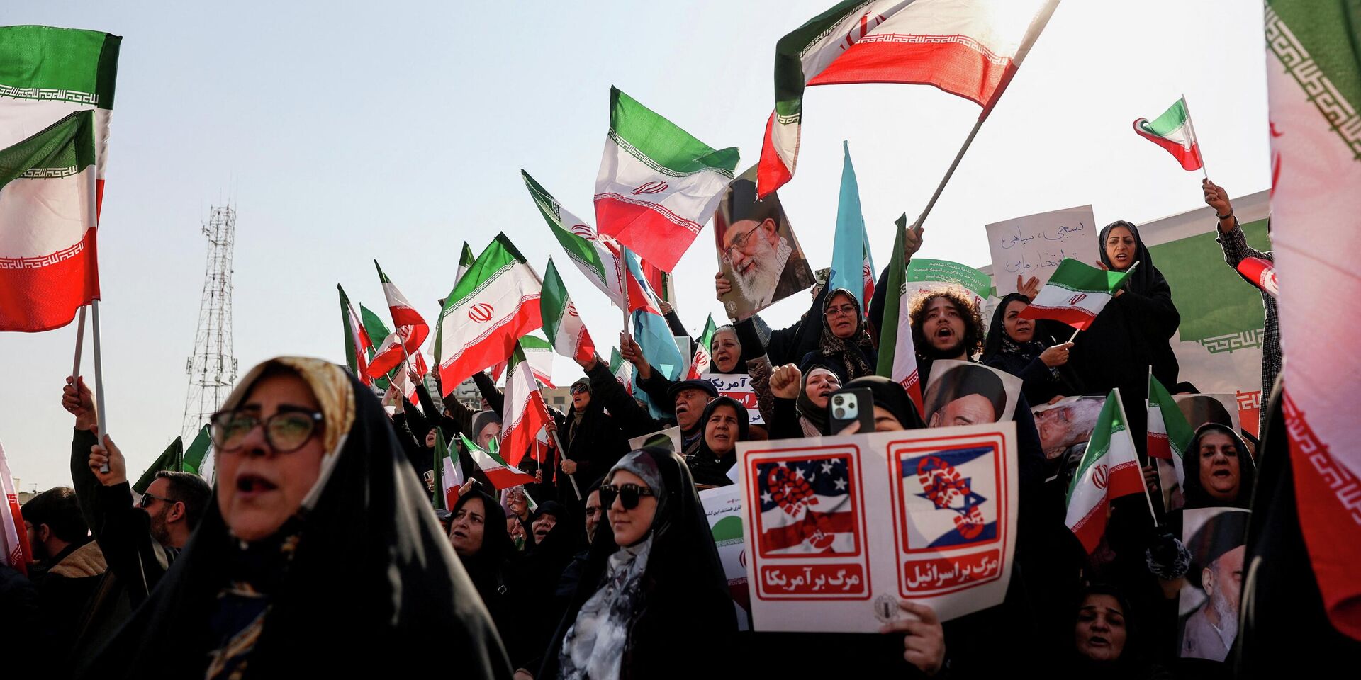 Проправительственный митинг в Тегеране, Иран - ИноСМИ, 1920, 13.01.2026