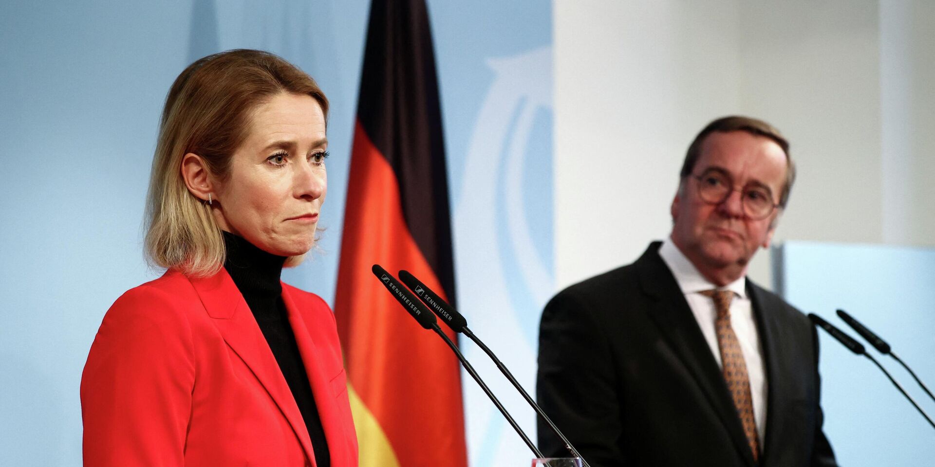 Министр обороны Германии Борис Писториус и верховный представитель ЕС по иностранным делам и политике безопасности Кая Каллас принимают участие в совместной пресс-конференции в Берлине, Германия - ИноСМИ, 1920, 15.01.2026