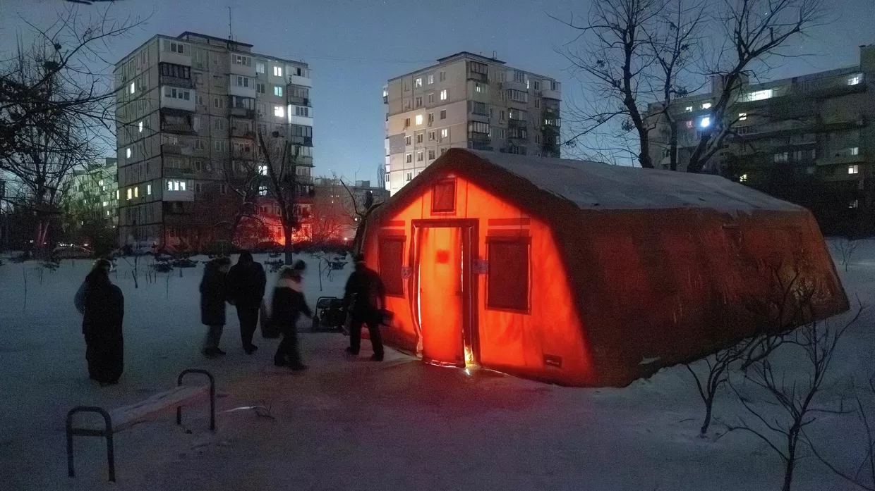 Пункт безопасности в Киеве, установленный на случай отключения энергии и отопления в жилых домах.