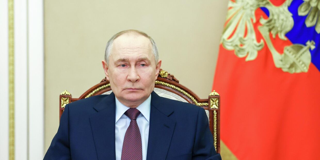 Президент Владимир Путин провел совещание с членами правительства РФ