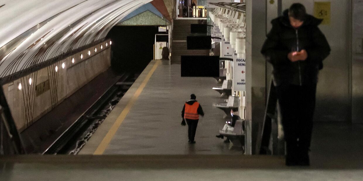 Пустая станция киевского метро