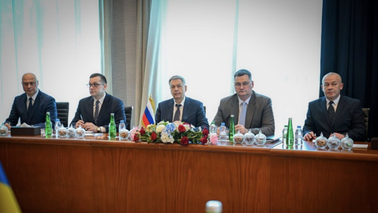 Второй раунд трехсторонних переговоров между РФ, Украиной и США в Абу-Даби